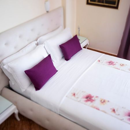 סרנדה Hotel Oasis מראה חיצוני תמונה