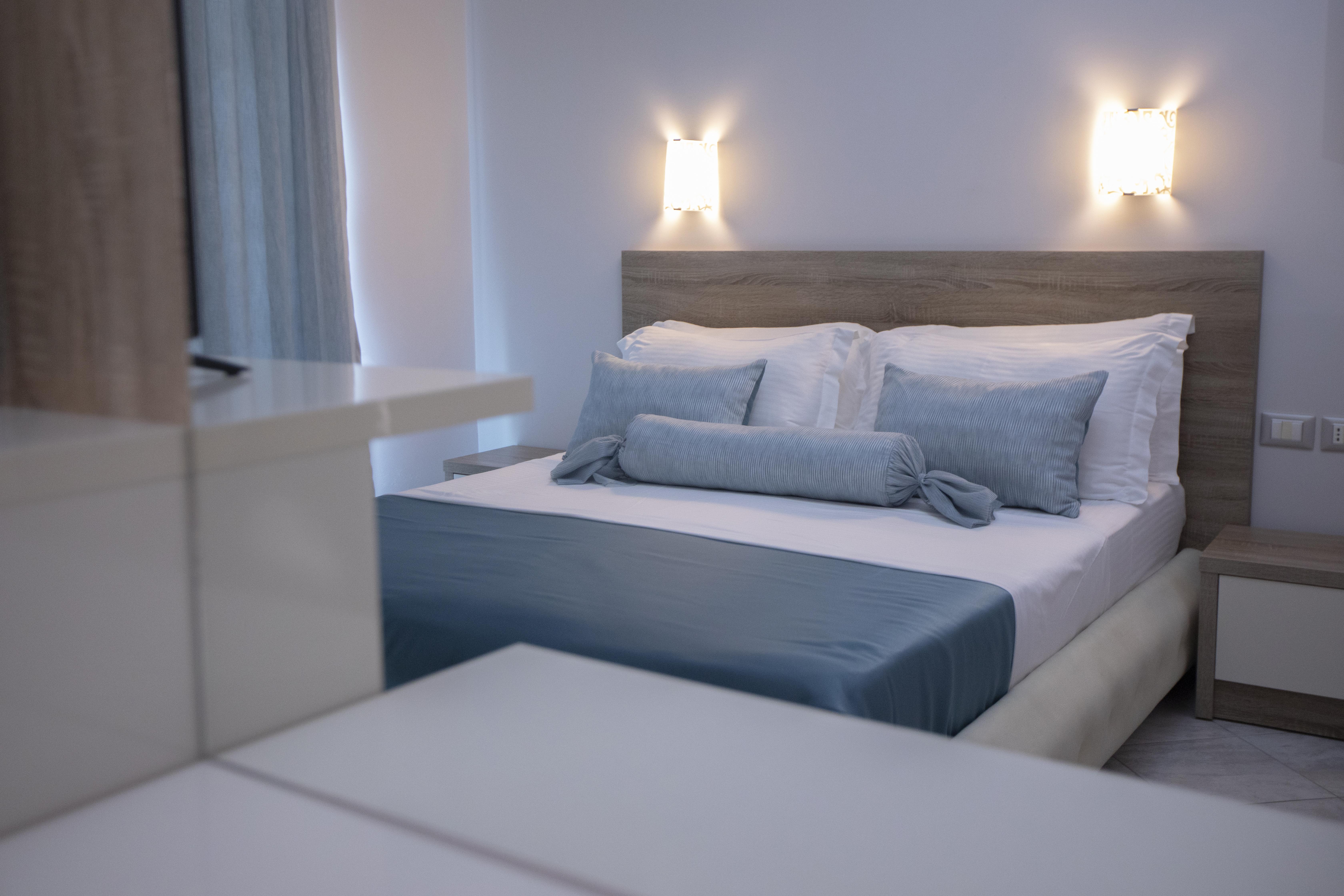 סרנדה Hotel Oasis מראה חיצוני תמונה