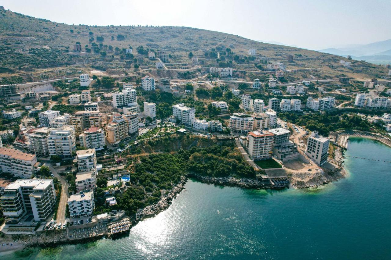 סרנדה Hotel Oasis מראה חיצוני תמונה