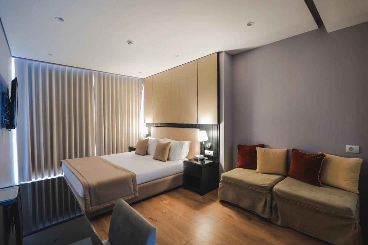 סרנדה Hotel Oasis מראה חיצוני תמונה