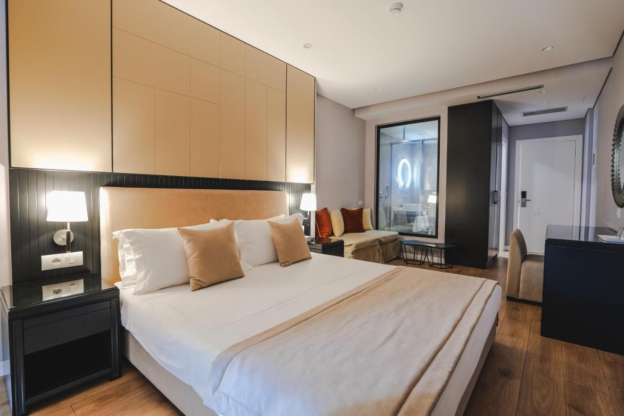 סרנדה Hotel Oasis מראה חיצוני תמונה