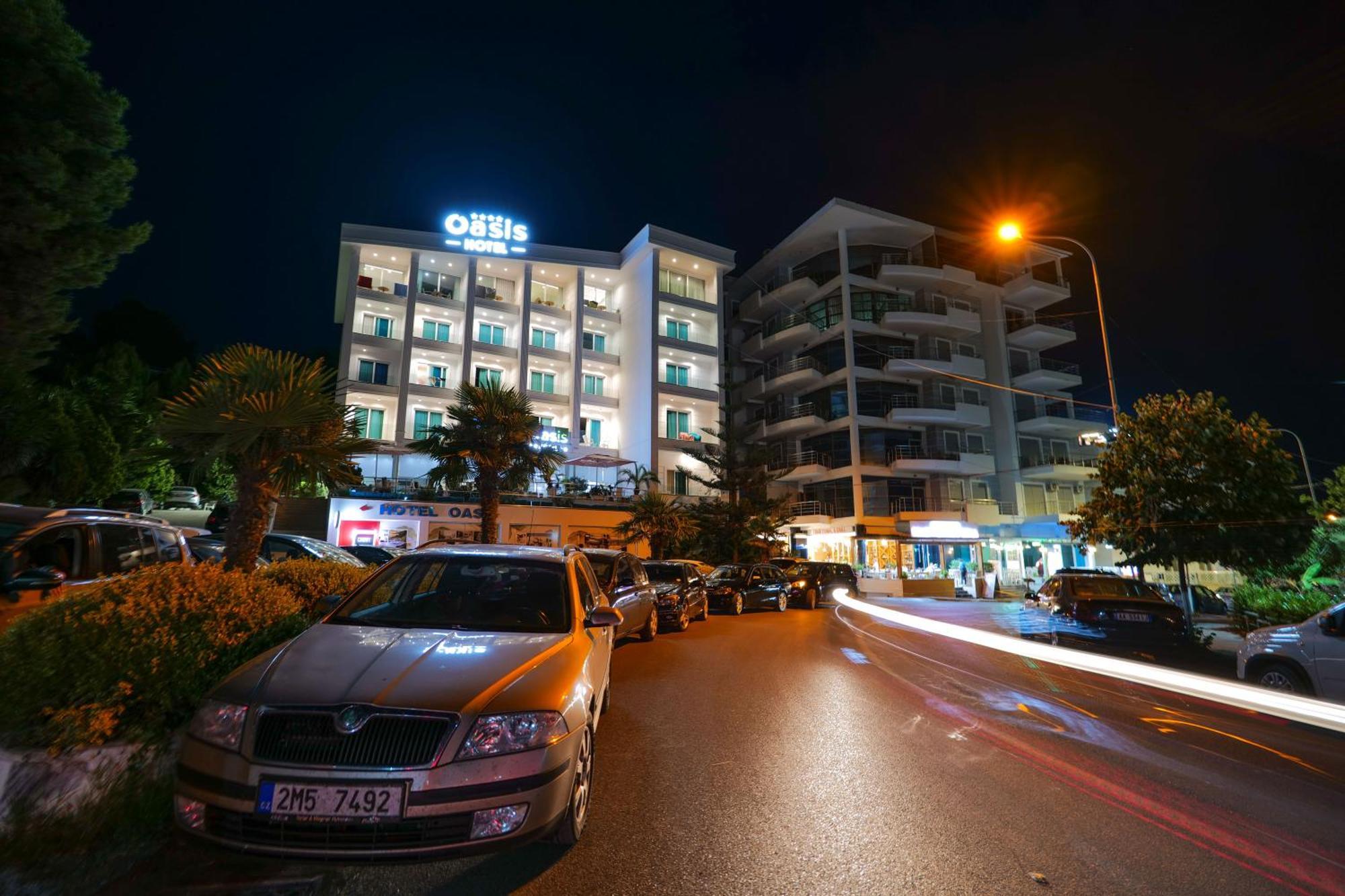 סרנדה Hotel Oasis מראה חיצוני תמונה