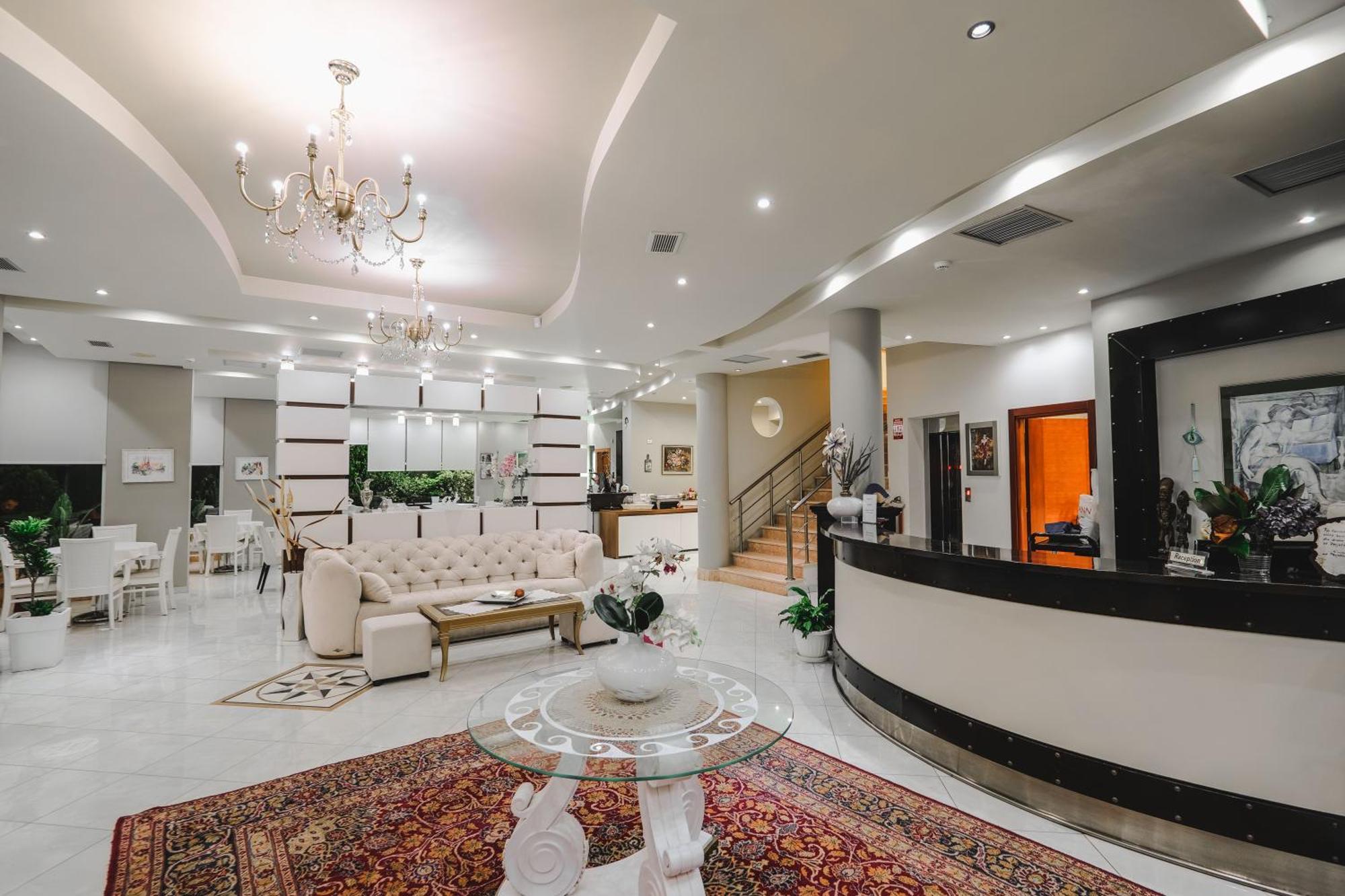 סרנדה Hotel Oasis מראה חיצוני תמונה