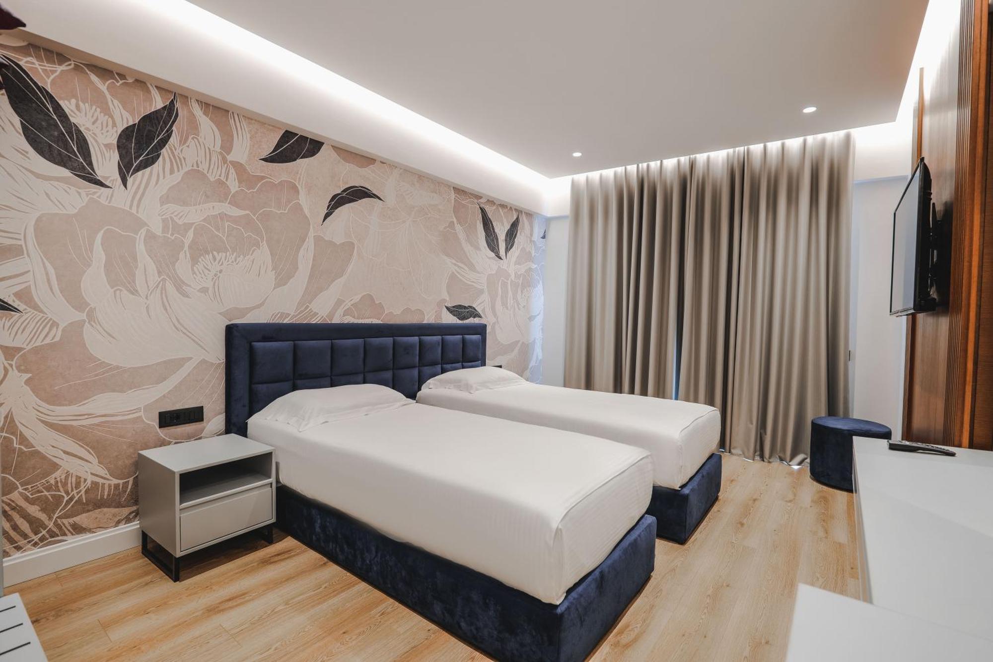 סרנדה Hotel Oasis מראה חיצוני תמונה