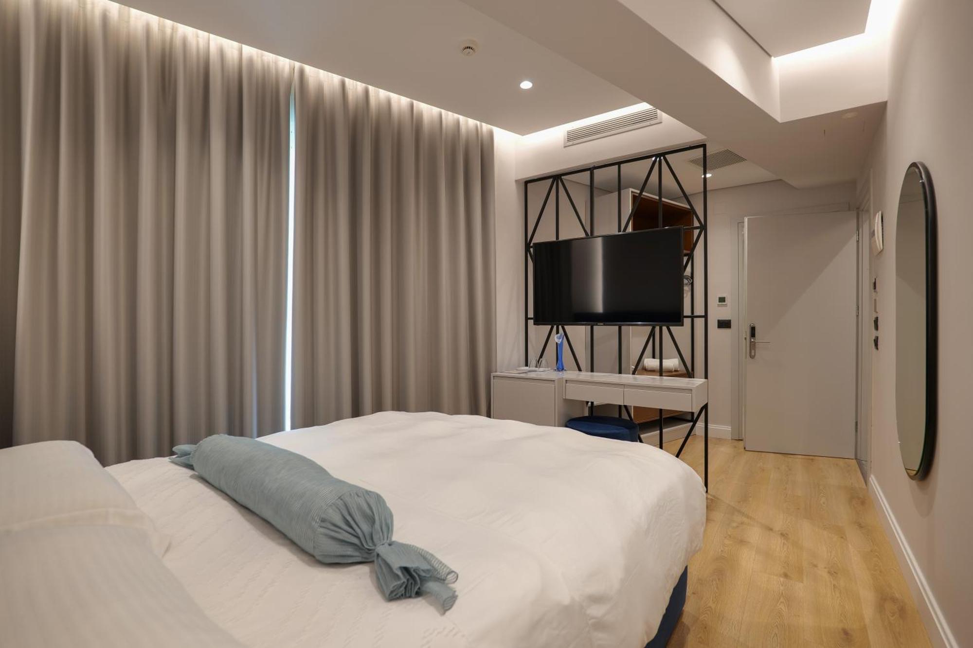 סרנדה Hotel Oasis מראה חיצוני תמונה